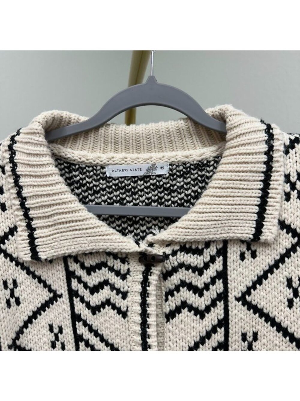 Altar’d State Naya Fair Isle Chunky Knit Toggle Button Cardigan Womens sz Medium - Picture 2 of 8